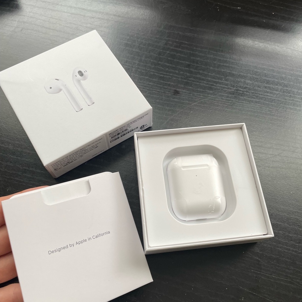 Apple AirPods with Charging Case